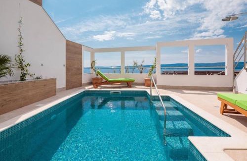 Stanici Villa | Duplex Laurentis - private pool - beachfront - newly built