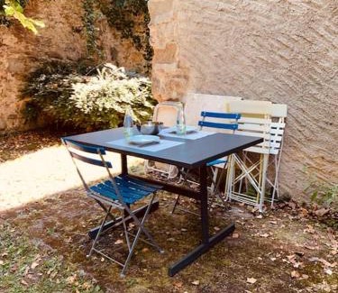 Nernier Apartment | Duplex « Les pieds dans l’eau »