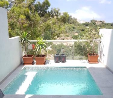 Il-Balluta House | Duplex Maisonette with Heated P-Pool and Jacuzzi