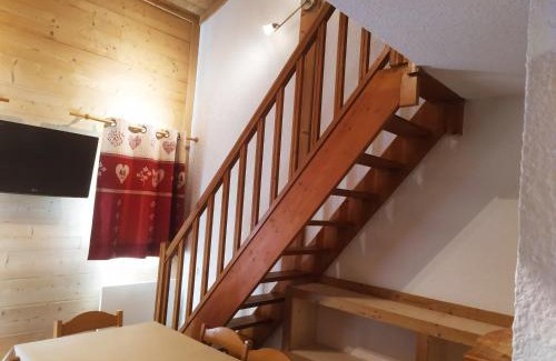 Termignon Apartment | Duplex rénové pour 6/7 pers face aux pistes avec WiFi à Termignon - FR-1-508-222