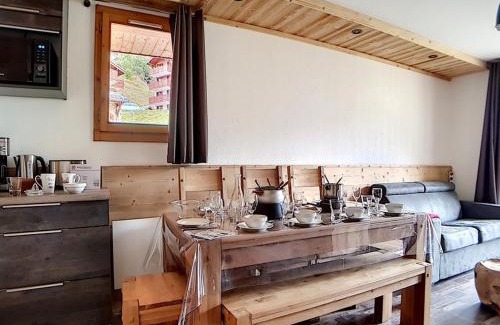 Les Bruyeres Apartment | Duplex rénové ski aux pieds, balcon, 10 pers, 3 chambres - FR-1-344-366