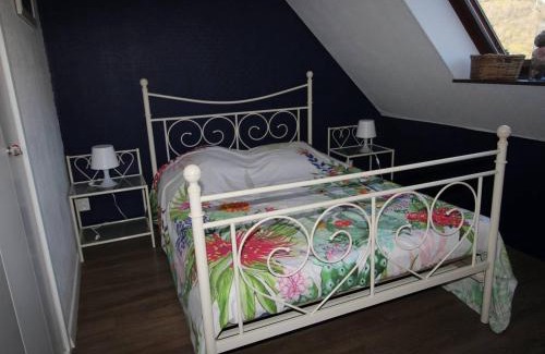 Bagneres-de-Luchon Apartment | Duplex T3 à Luchon - 6 pers, télécabine, parking, wifi - FR-1-313-164