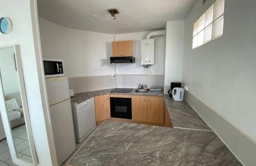 Le Barcares Apartment | Duplex T3 6 personnes avec terrasse, BBQ et parking, près de la plage - FR-1-81-496