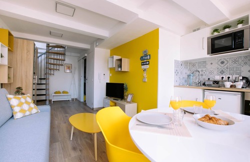Old Town Apartment | Duplex with terrace - hyper-center of Toulon