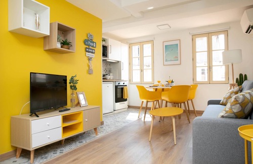 Old Town Apartment | Duplex with terrace - hyper-center of Toulon