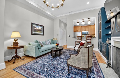 Dupont Circle Apartment | DuPont 2BR 2BA 1200SF, New reno & furnishings, Metro 2 blks, pkg - 201