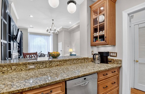 Dupont Circle Apartment | DuPont 2BR 2BA 1200SF, New reno & furnishings, Metro 2 blks, pkg - 201