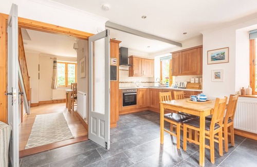 Saint Austell Bay Cottage | Duporth Lodge, Charlestown, Eco friendly upgrade