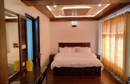 Chhota Shimla Hotel | Dusk N Dawn