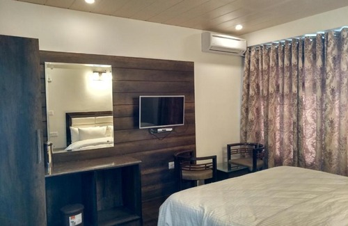 Chhota Shimla Hotel | Dusk N Dawn