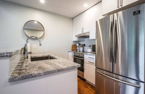 Whistler Creekside Apartment | ❄︎Dusty's Suite❄︎ | 1 BR + Loft | Fully Renovated | 5 Min Walk to Creekside Gondola