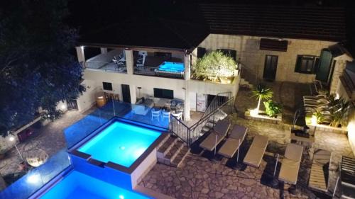 Rascane House | Dvori Stipanovi with heated pool and jacuzzi