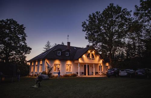Debina House | Dworek Dębina - Idealny dla Rodzin i Przyjaciół - Wspólna Sala do Biesiadowania , Plaża przyjazna Psom