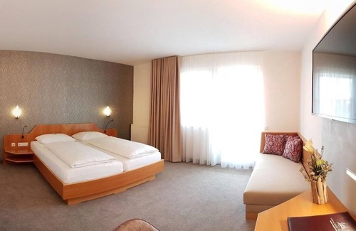 Bad Waltersdorf House | DZ Sonnenseite mit Balkon ab 7 Nächtehalbpension - Hotel-restaurant Teuschler-mogg