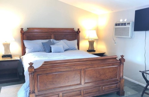 Mesa Verde House | E Costa Mesa Newport Huntington Beach EVERYTHING