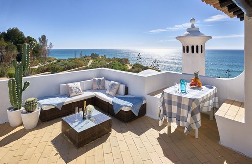 Alporchinhos House | E&M Beach House Aldeamento do Levante I