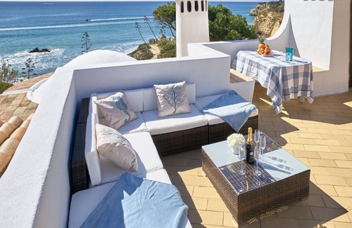 Alporchinhos House | E&M Beach House Aldeamento do Levante I
