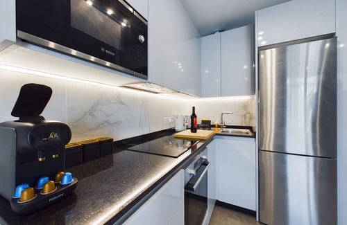 Gibraltar Apartment | E1 Spacious Studios, Fantastic Sea, Beach, Sunrise and Sunset View, HIgh Floor