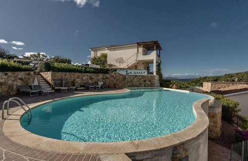 Baja Sardinia Apartment | Ea Bianca Three-room apartment sleeps 6, sea view, A.C