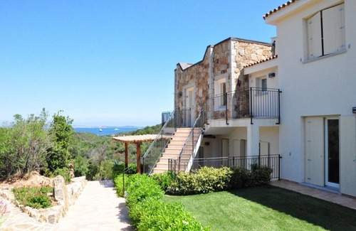 Baja Sardinia Apartment | Ea Bianca Three-room apartment sleeps 6, sea view, A.C