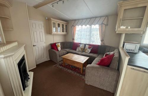 Great Yarmouth Resort | Eagle 63, Scratby - California Cliffs, Parkdean, sleeps 6, pet friendly, bed linen and towels included - close to the beach