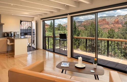 West Sedona House | Eagle Dancer, Upper Casita. A Luxury Retreat w/Spa