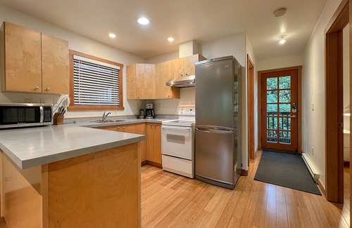 Tofino House | Eagle's Nest Suite-Inlet, Forest Views, Marina