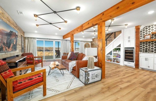 Springdale House | Eagles Bluff - Views of Beaver Lake