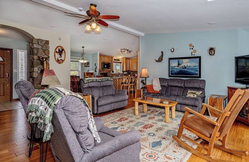 Soldotna House | Eagles Landing on the Kenai River