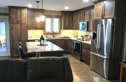 Remer House | Eagle’s View on Mabel Lake!