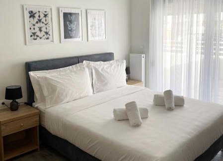 Perea Apartment | Eantos Studios and Suites