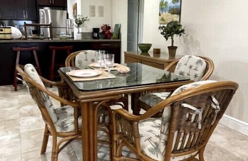 Vero Beach House | Early Bird Summer Special Weekly Discounts Hibiscus House