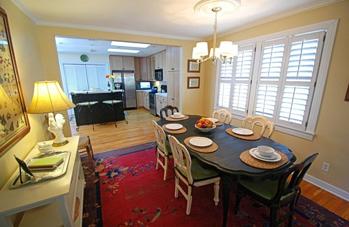 East Beach House | East Beach Cottage | Private Pool | Walk to Beach!