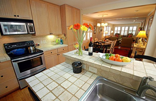 East Beach House | East Beach Cottage | Private Pool | Walk to Beach!