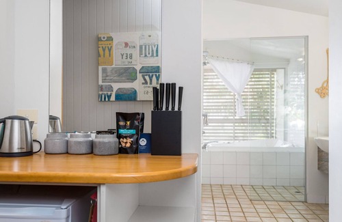 Byron Bay Apartment | EAST COAST ESCAPES | Lighthouse Studio