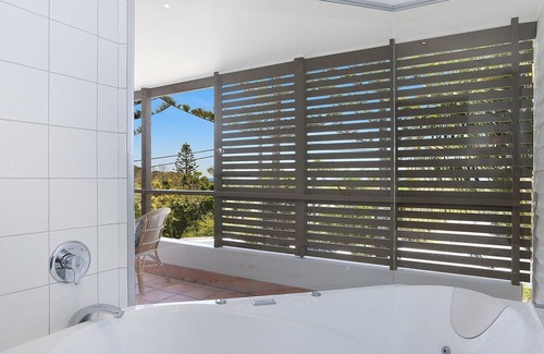 Byron Bay Apartment | EAST COAST ESCAPES | Lighthouse Studio