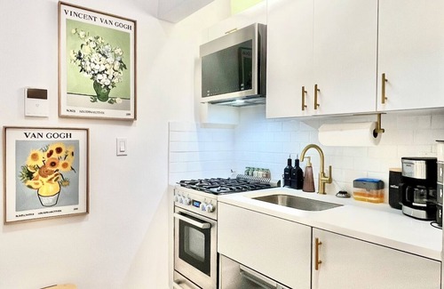 East Village Apartment | East Emerald Studio - Sleeps 3
