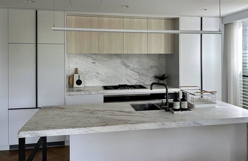 Glen Iris Apartment | East Grove, Glen Iris