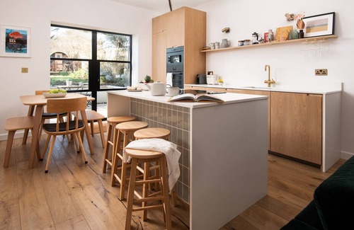 Belford Cottage | East Lodge, Home Farm - holiday home that sleeps 5 guests in 2 bedrooms