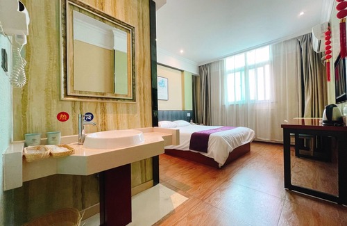 Huishan District Hotel | East Maples Inn