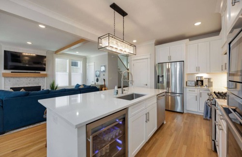 East Nashville Apartment | East Nashville Bliss – Pool and Putt-Putt Paradise