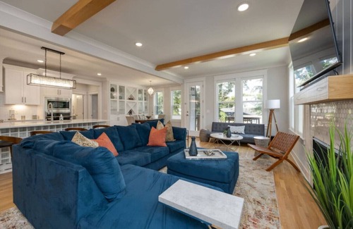 East Nashville Apartment | East Nashville Bliss – Pool and Putt-Putt Paradise