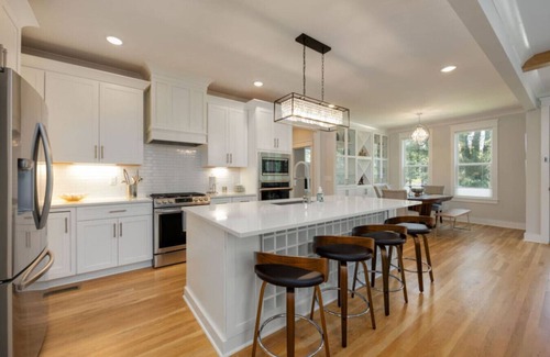 East Nashville Apartment | East Nashville Bliss – Pool and Putt-Putt Paradise