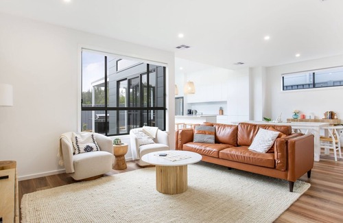 Culburra Beach House | East Side Sands - Pet Friendly - 5 Mins Walk to Beach