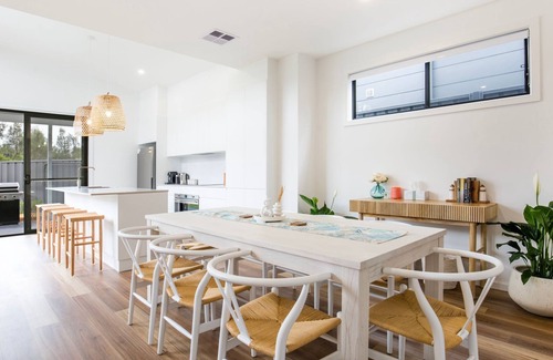 Culburra Beach House | East Side Sands - Pet Friendly - 5 Mins Walk to Beach