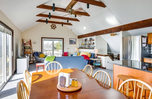 North Eastham Cottage | Eastham Beach House w/Bay Views & Beach Access!