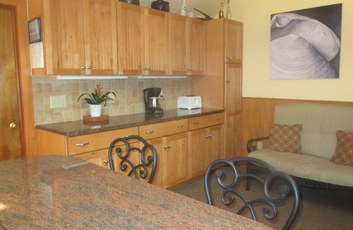 Eastham House | Eastham, Minister Pond Waterfront! Still available week of August 23