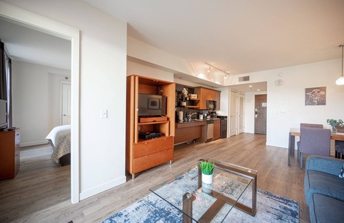 Lake Las Vegas Condo | Easy Access Suite with Lake Views!