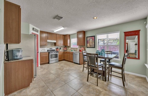Spring House | Easy Access to Houston, SH 99 Access, Comfortable Home for Families or Work