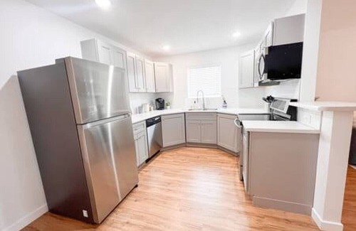 Pueblo Apartment | Easy Self Check In 2BD1BA Renovated Hidden Gem